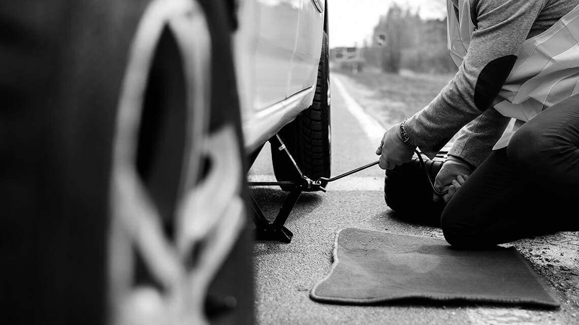 changing a tyre